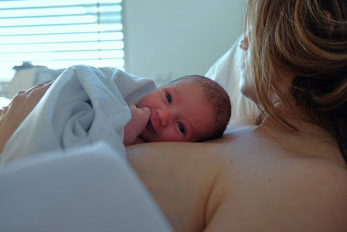 Hora dorada al nacer: beneficios para el bebé y la mamá en los primeros minutos - Mustela Mexico - 1