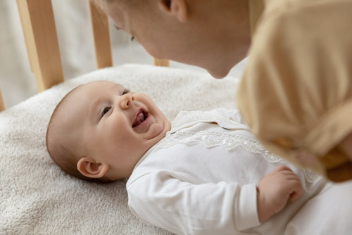 ¿Cuántas palabras entienden los bebés? La ciencia lo revela desde los 6 meses - Mustela Mexico - 1