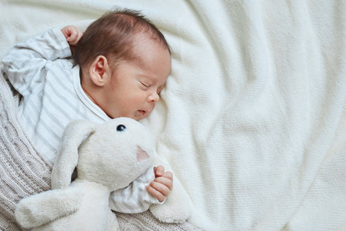 ¿Cuanto tiempo debe dormir un bebe de 10 meses? Guía completa de sueño según su edad - Mustela Mexico - 1