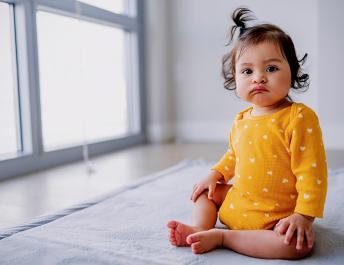 La cantidad de agua que puede tomar un bebé según su edad