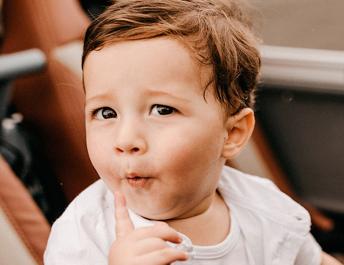 Todo lo que debes saber de la caries de biberón